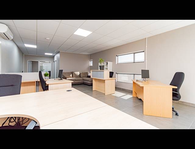 840M² WAREHOUSE FOR SALE IN KNOPJESLAAGTE